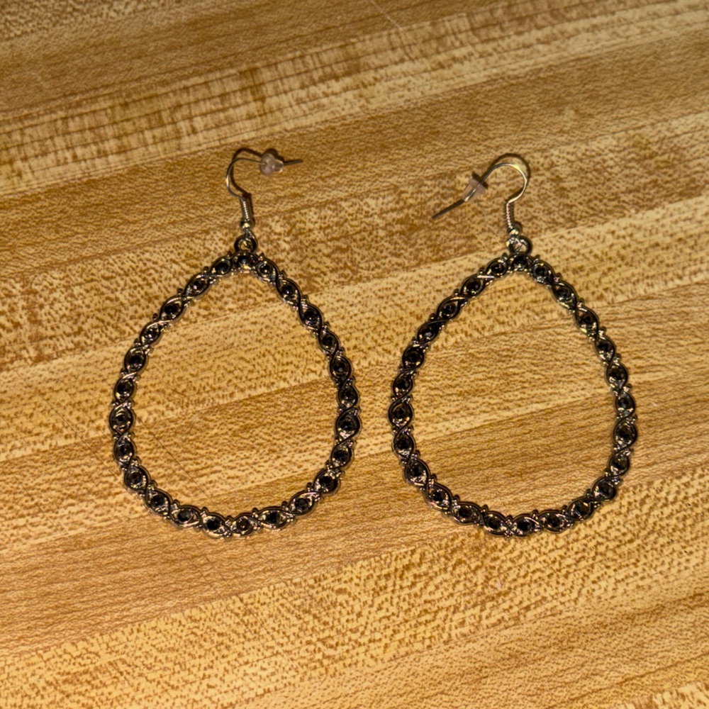 Elegant Black and Gold Hoop Earrings lightweight‎ cute stunning accessories